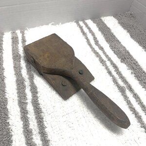 ANTIQUE PARKER FOUNDATION FASTENER BEEKEEPING HONEY TOOL